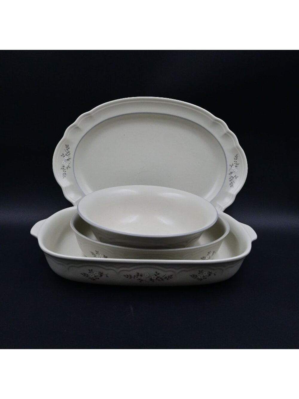 Pfaltzgraff Heirloom Scalloped Design Baking Serveware Bowl Bundle